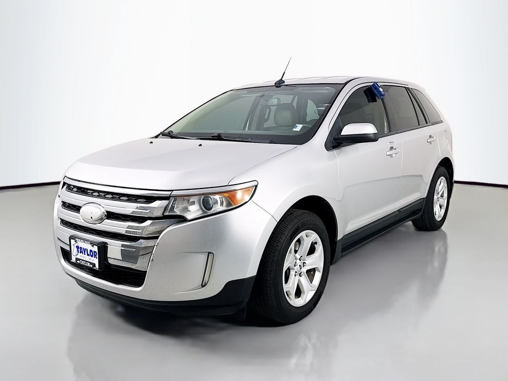 2013 Ford Edge — rear three-quarter view
